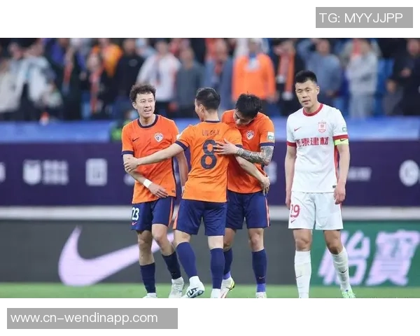 半场战报兰克尔泽补射得分青岛海牛暂时领先武汉三镇亚泰降级危机加剧